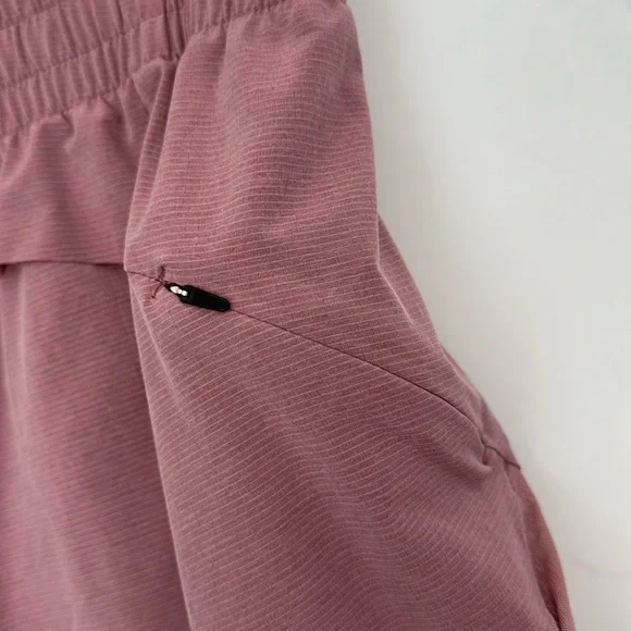 ATHLETA Mesh Racer Run Shorts 4" Size Medium Berry Rose - Picture 5 of 6